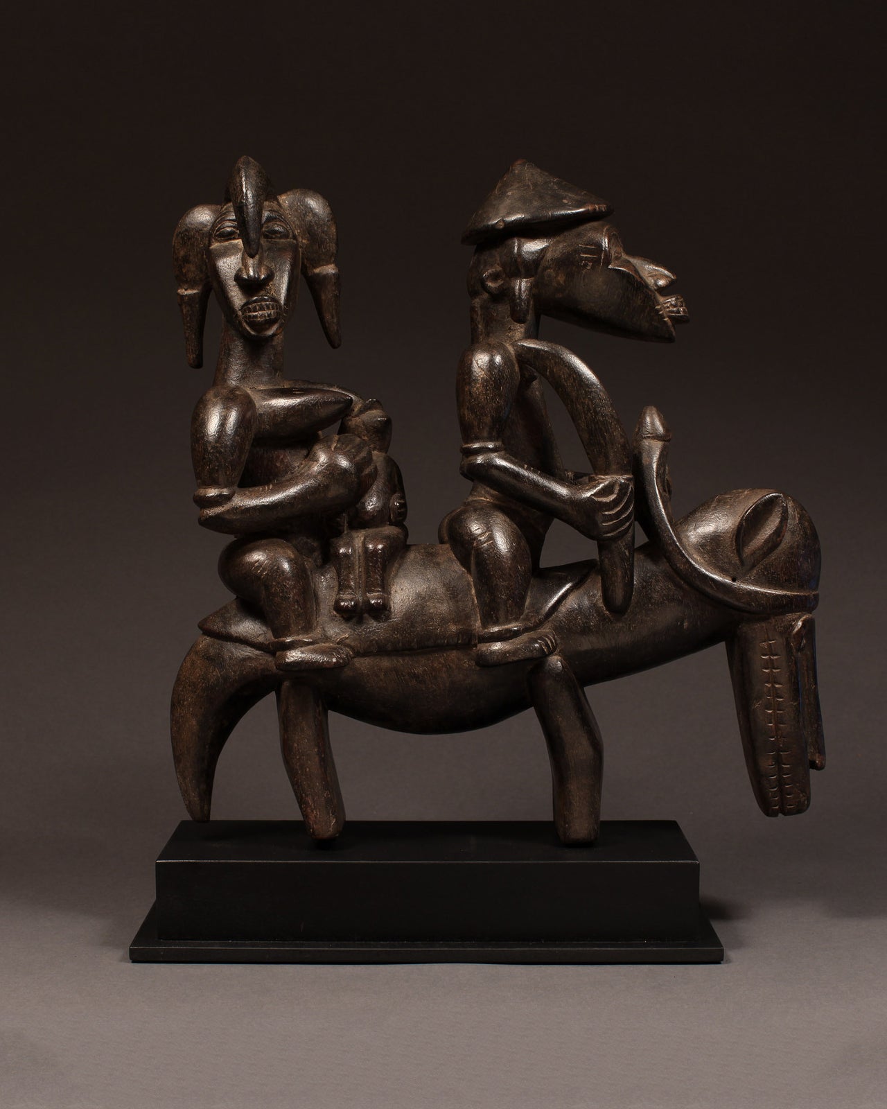 African Tribal Art - Sculptures & Figures