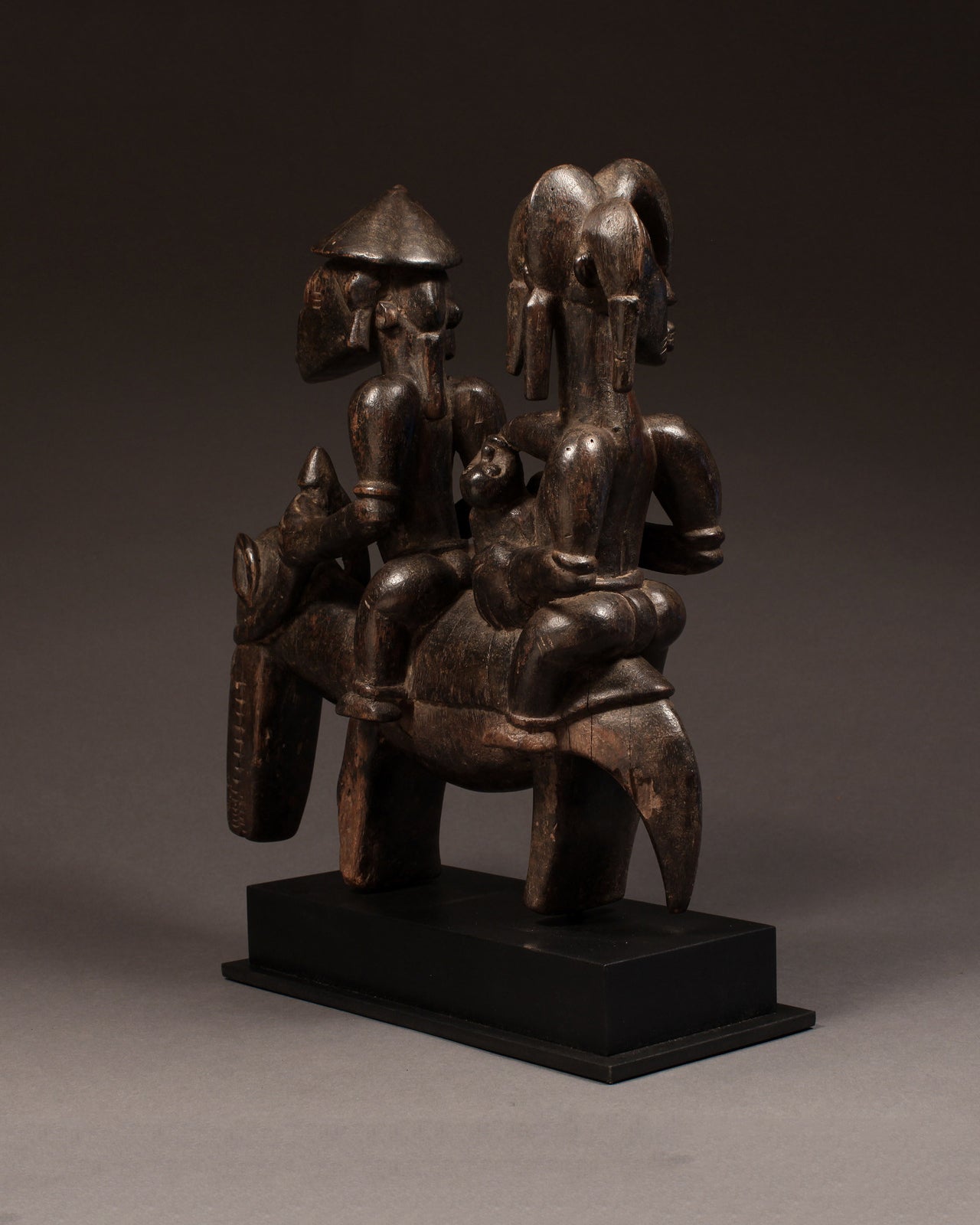 African Tribal Art - Sculptures & Figures